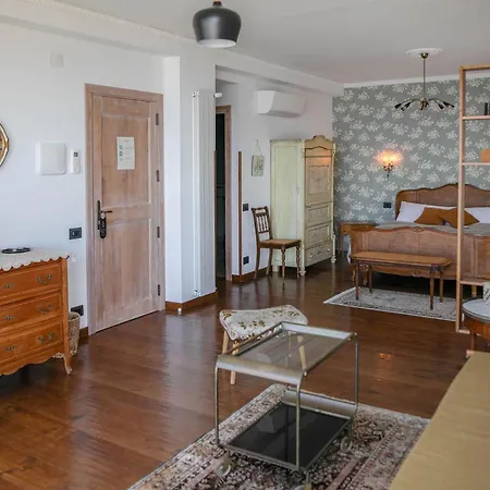 Al 33 Giri Bed & Breakfast *