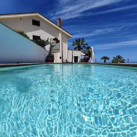 Al 33 Giri 4* Cefalú